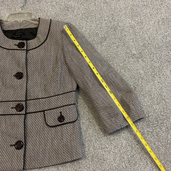 Jacket - Picture 11 of 11